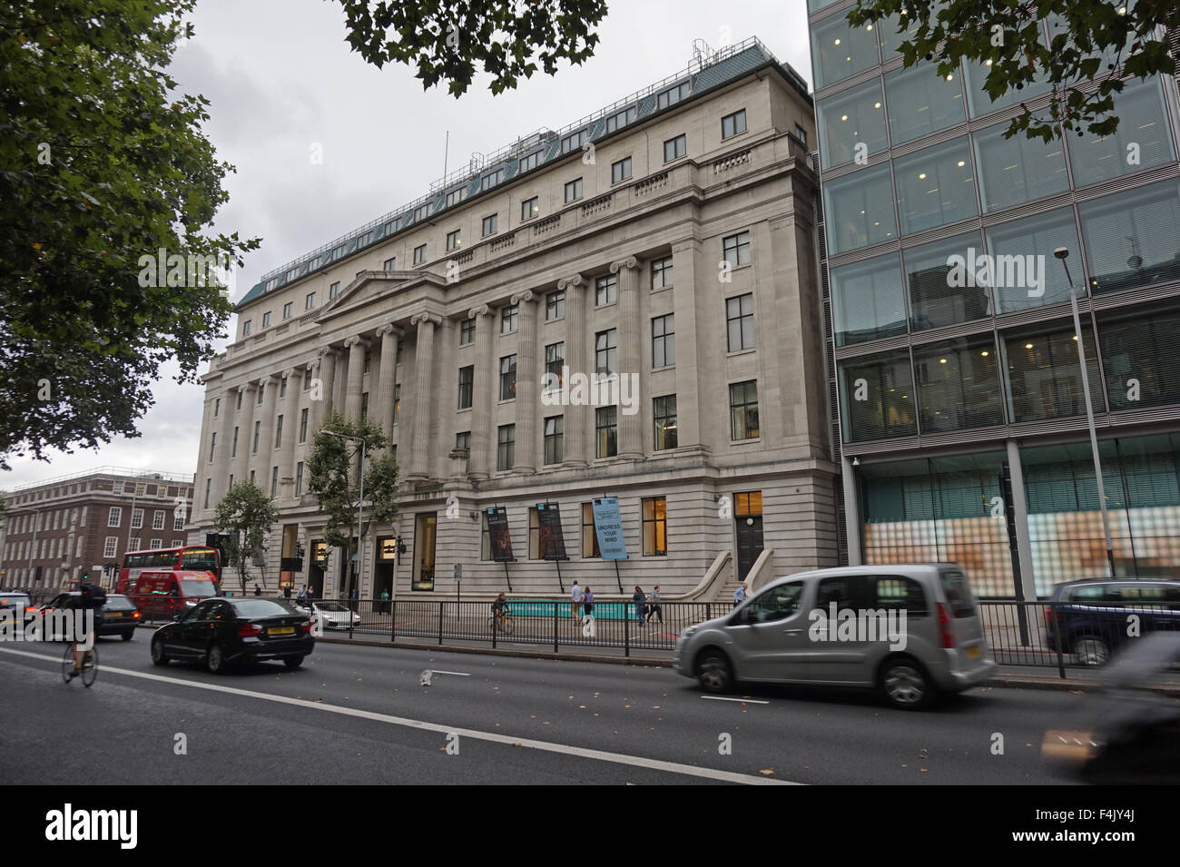 Wellcome Collection und Wellcome Library Gebäudehülle, Euston Road, London Stockfoto