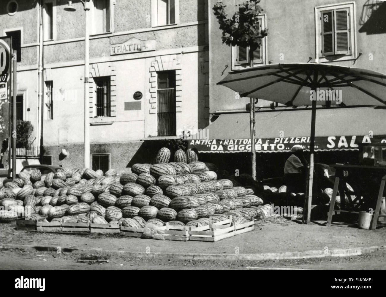 Verkauf von Wassermelonen, Portico d'Ottavia, Rom, Italien Stockfoto