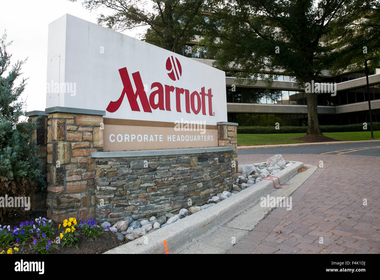 Ein Logo Zeichen außerhalb der Hauptsitz von Marriott International, Inc., in Bethesda, Maryland am 18. Oktober 2015. Stockfoto