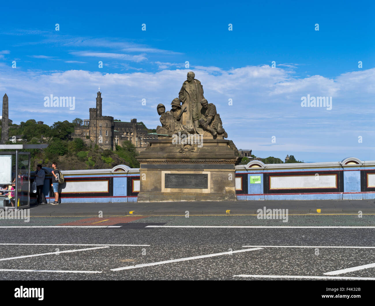 dh NORTH BRIDGE EDINBURGH Burenkriegsstatue North Bridge Edinburgh Wars Gedenkstatuen britische Soldaten Stockfoto