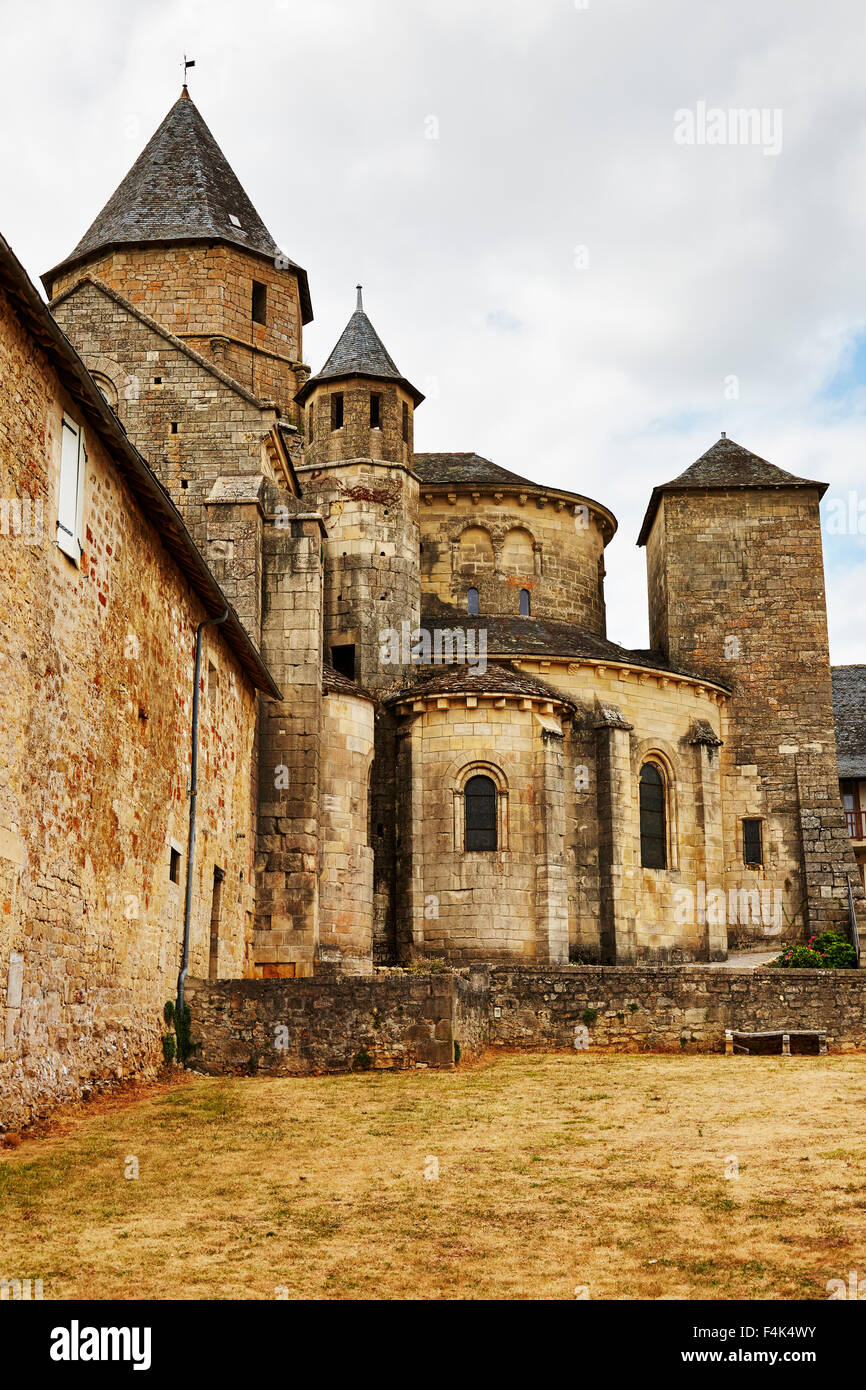 Blick auf die Kirche in Saint-Robert, Correze, Limousin, Frankreich. Stockfoto