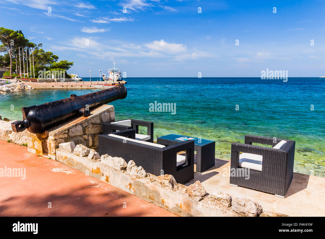 Das blaue Meer und den Himmel in Rovinj, Kroatien, Istrien Stockfoto