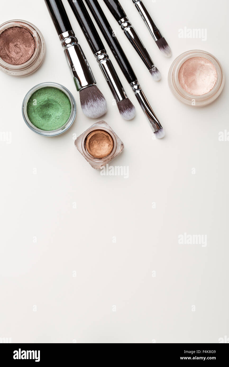 Make-up Pinsel-Set, auf weißem Hintergrund Stockfoto