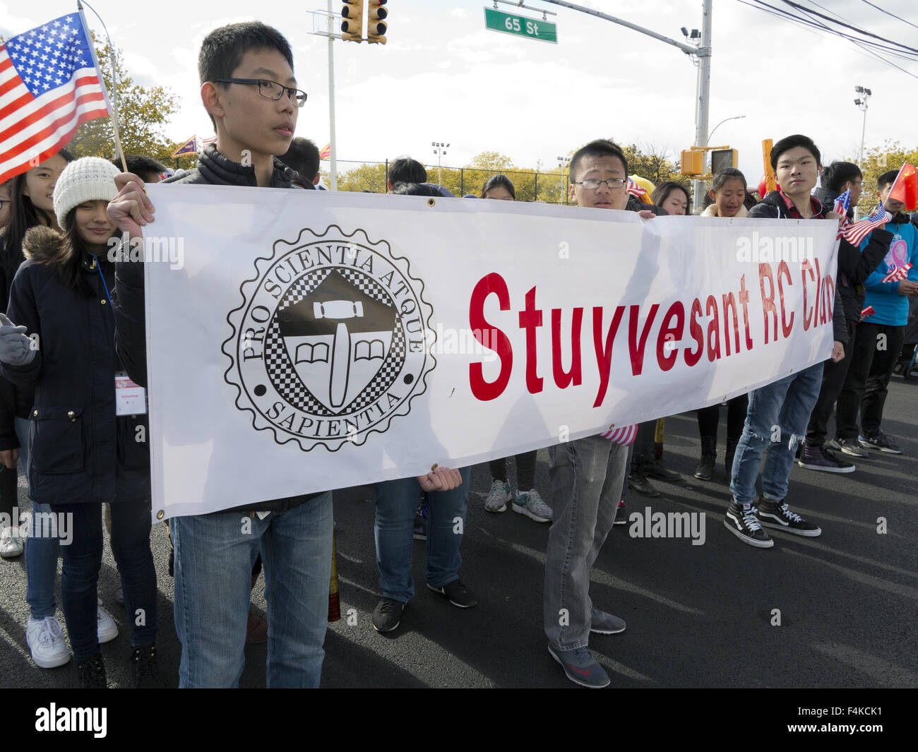 Stuyvesant High School Studenten an China Day Festival und Laternenumzug in Sunset Park in Brooklyn, NY, Oct.18, 2015. Stockfoto