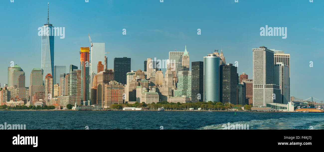 Manhattan Skyline von Staten Island Ferry Panorama, New York, USA Stockfoto