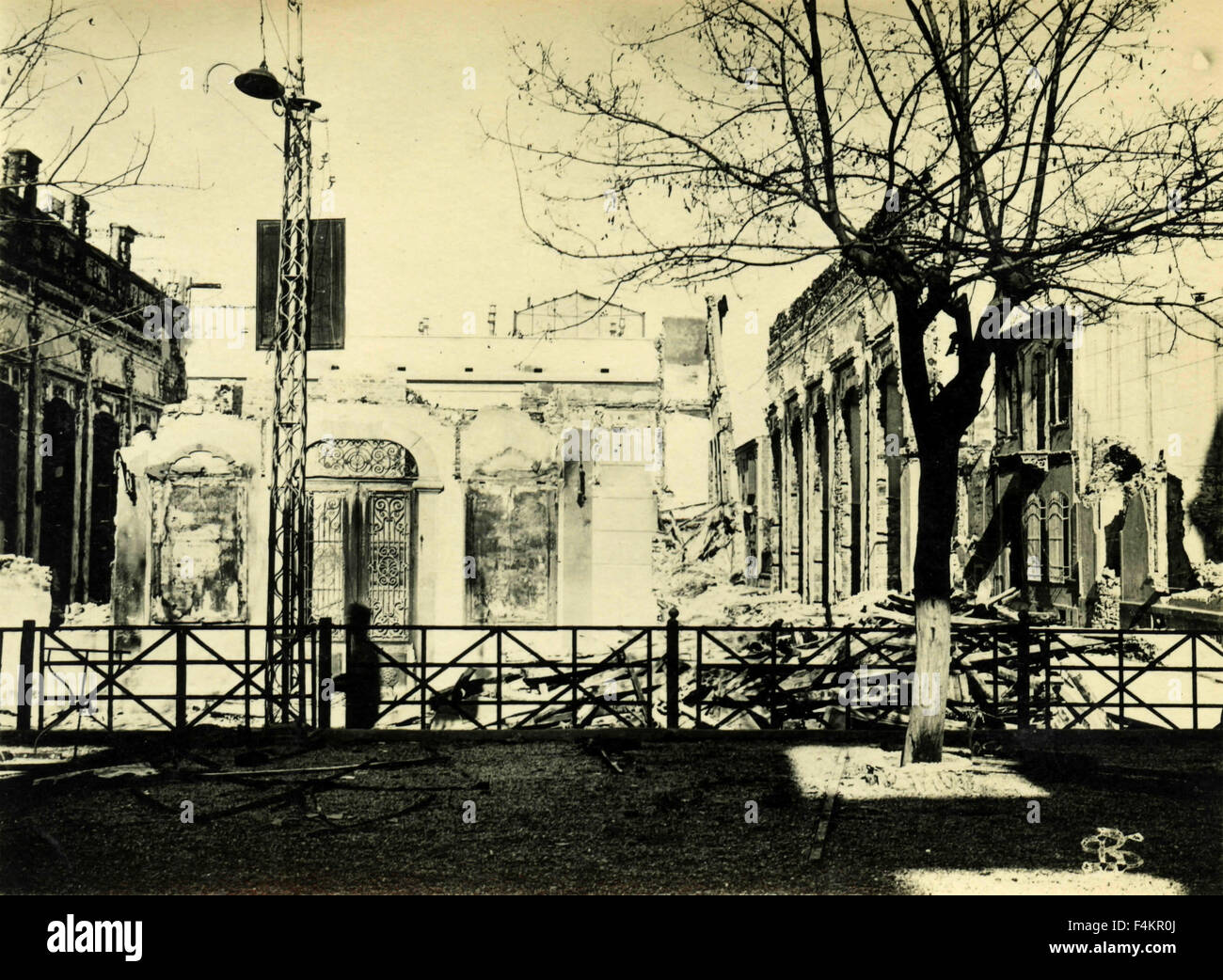 Die Überreste des bürgerlichen Theaters brannte in der Nacht vom September 1922, Izmir, Türkei Stockfoto