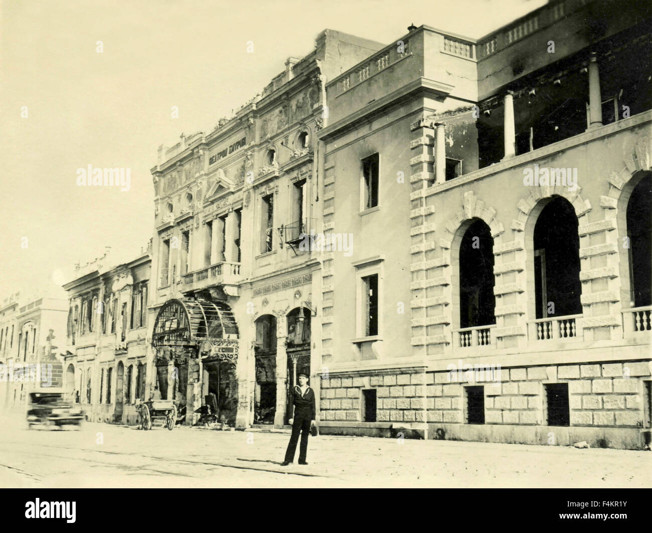 Die Überreste des Theaters in Smyrna, brannte in der Nacht vom September 1922, Izmir, Türkei Stockfoto