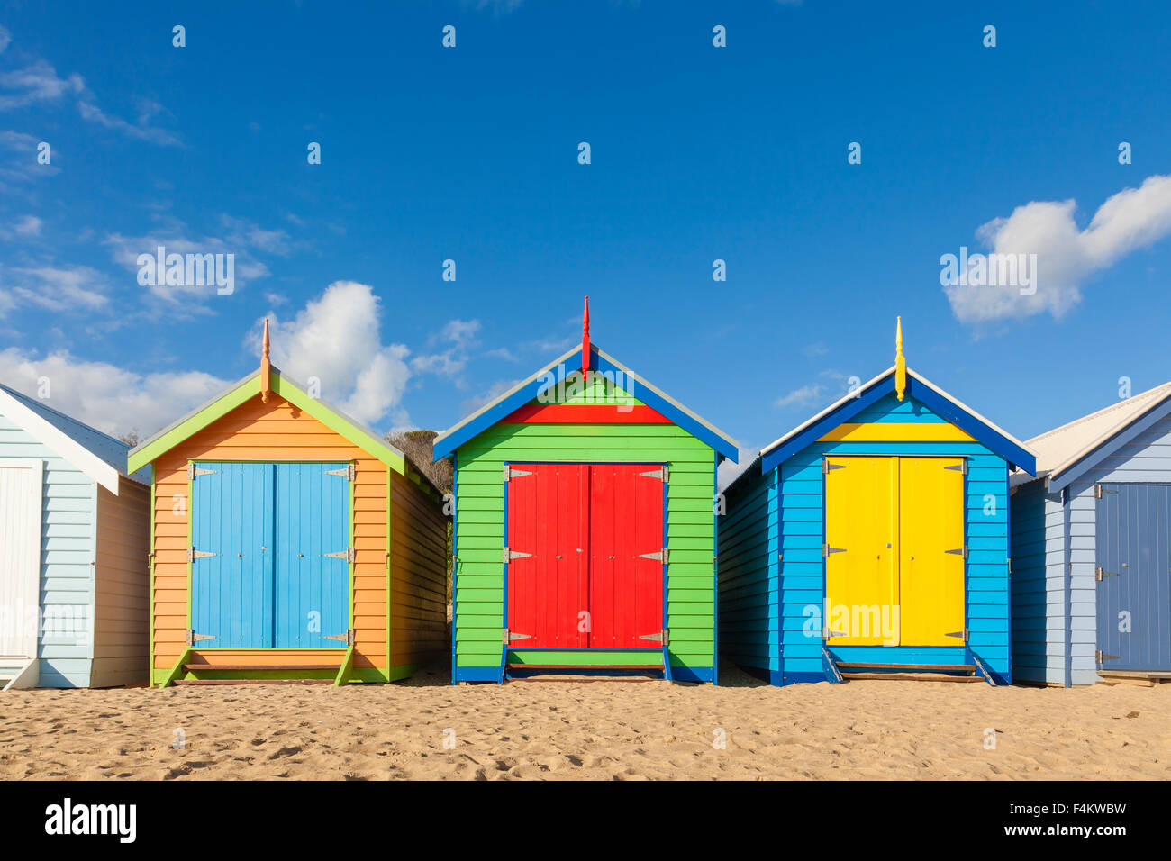 Baden-Boxen in einem Strand mit Exemplar Stockfoto