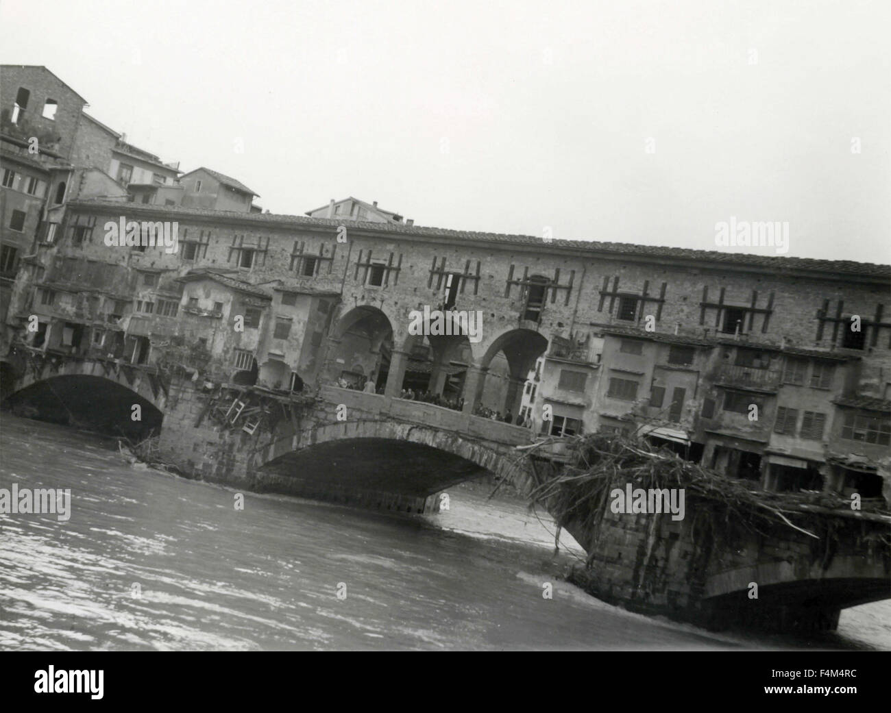 Flut von November 1966, die Ponte Vecchio, Florenz, Italien Stockfoto