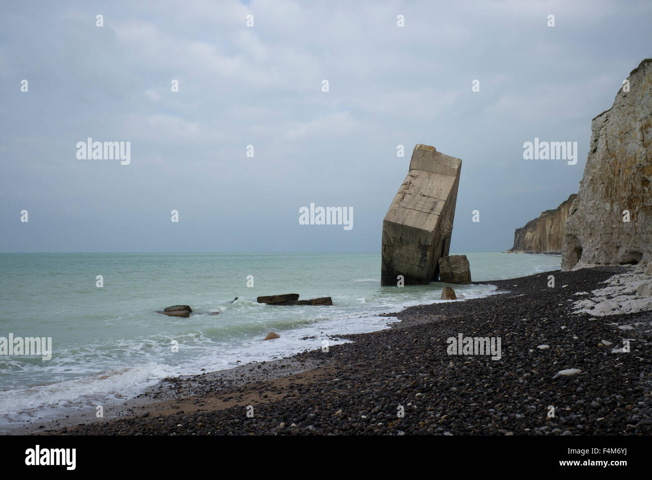 WW2-Blockhaus im Meer, St. Marguerite-Sur-Mer, Normandie, Frankreich Stockfoto