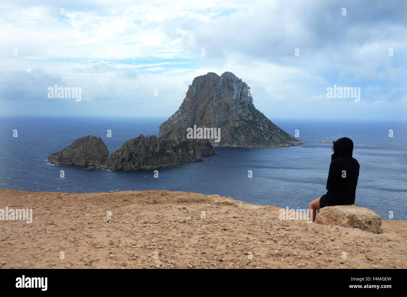 ES VEDRA, eine unbewohnte Felseninsel befindet sich 2km vor der Westküste von Ibiza, im Bereich Cala d ' Hort. Stockfoto