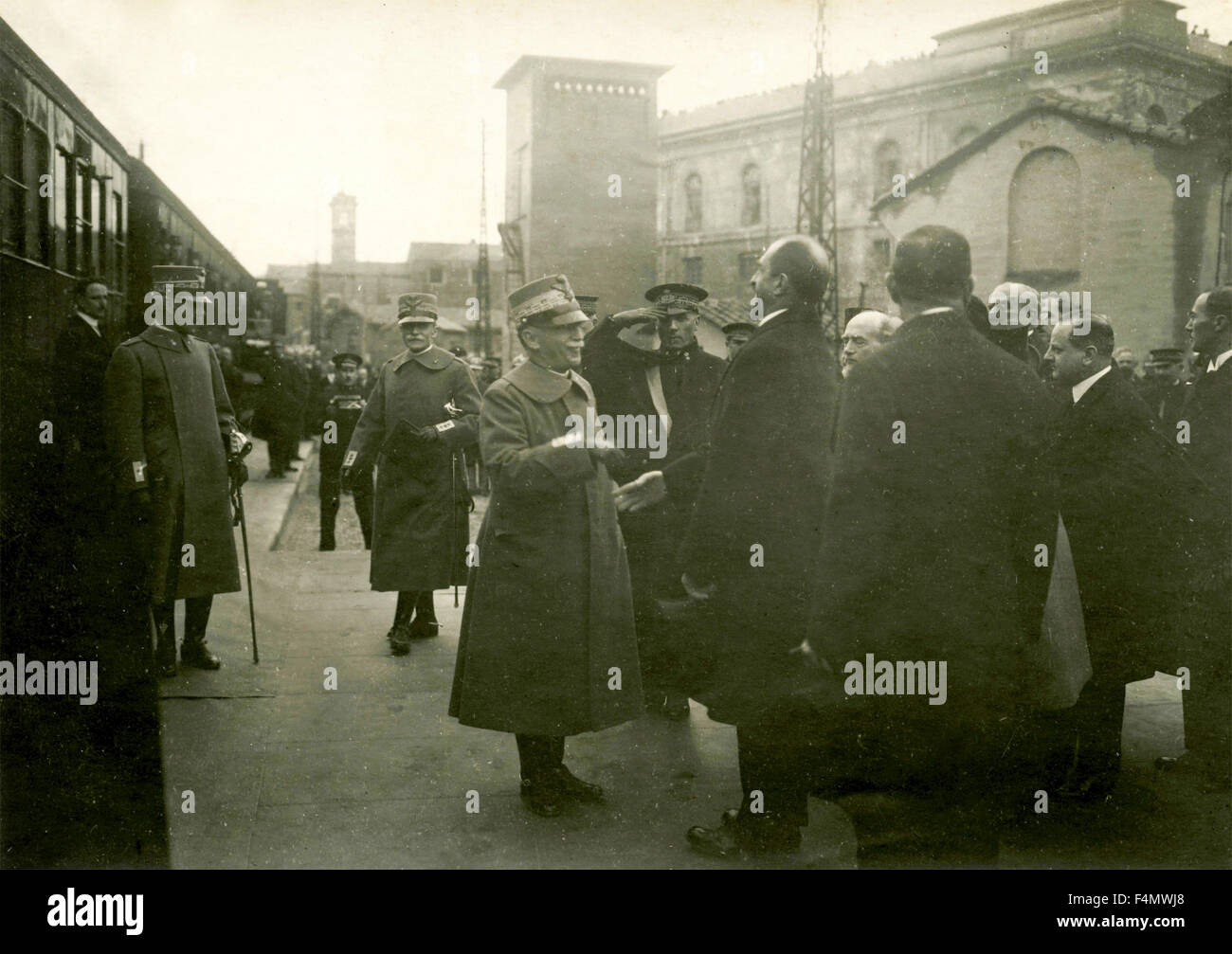 Anreise mit der Bahn von Victor Emmanuel III, König von Italien Stockfoto