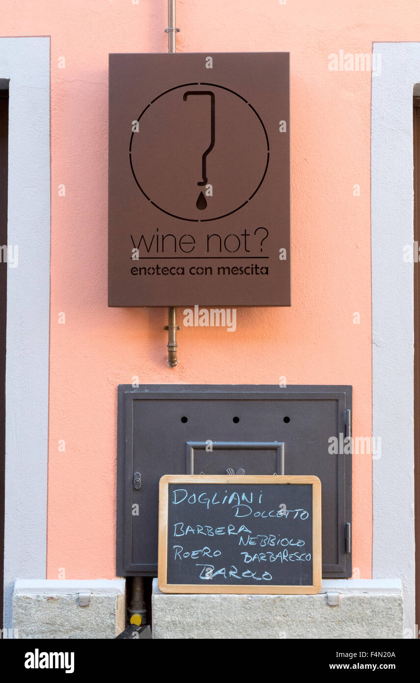 Piemont, Italien, Langhe Roero und Monferrato in die Weltkulturerbeliste der UNESCO: eine Weine-Bar in La Morra, Cuneo schmecken. Stockfoto