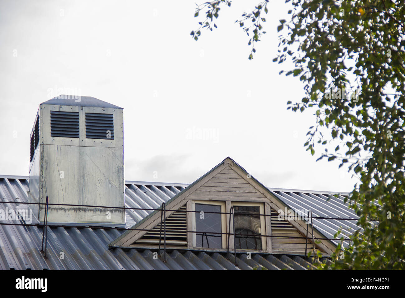 Blechdach Stockfotos & Blechdach Bilder - Alamy