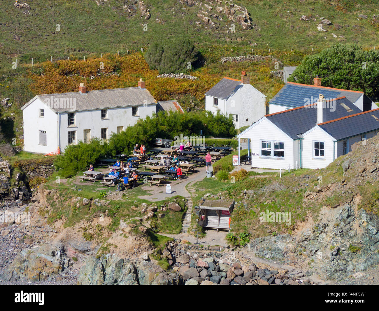 Kynance Cove Cafe, Halbinsel Lizard, Cornwall, England, Vereinigtes Königreich im Sommer Stockfoto