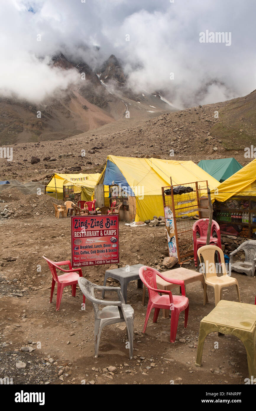Himachal Pradesh, Indien, Lahaul und Spiti, Patsio, Zing Zing Bar, Restaurant Camp, temporäres Zelt Unterkunft Straßencafé Stockfoto