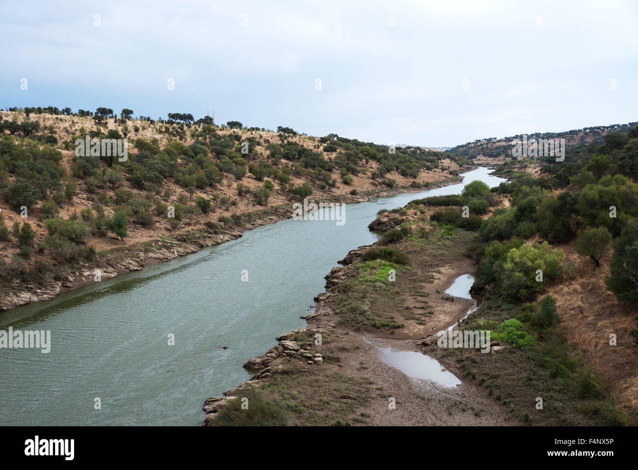 Fluss in Portugal von Ardila bis Moura im Alentejo Stockfoto