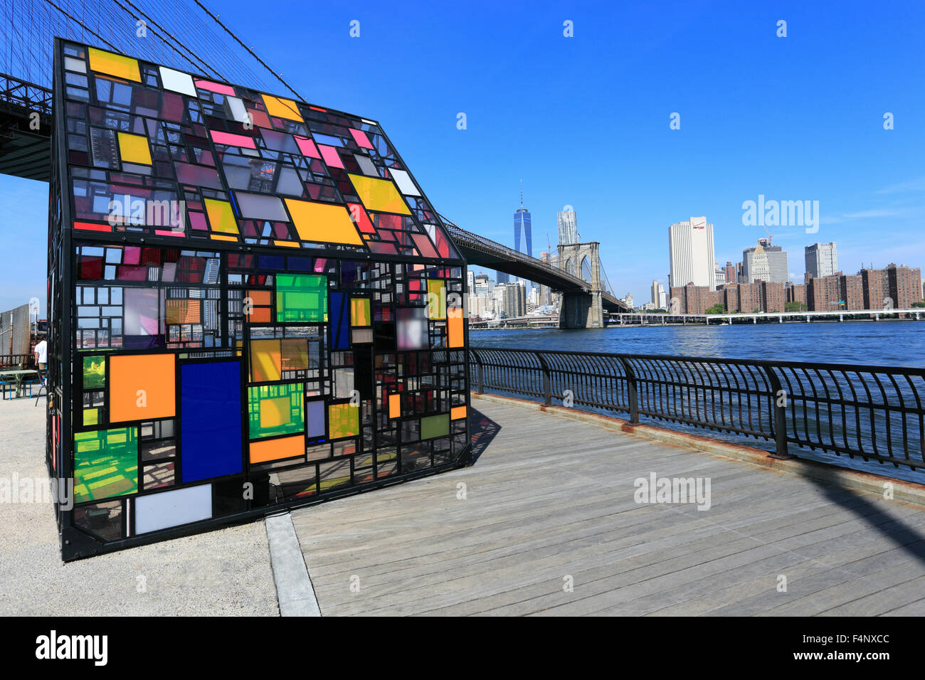 Die Brooklyn Bridge, Blick nach Westen in Richtung untere Manhattan New York City Stockfoto