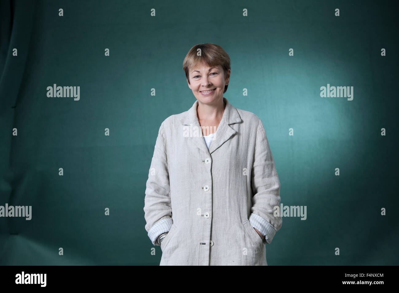 Caroline Lucas, britischer Politiker, grüne MP und Autor, auf dem Edinburgh International Book Festival 2015. Stockfoto