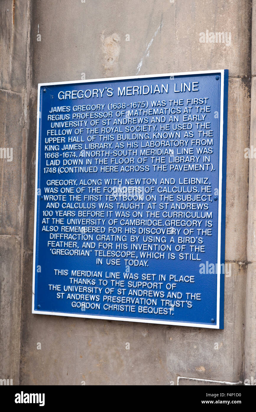 Blaue Plakette über Gregors Meridian Line, St Andrews, Fife, Schottland UK Stockfoto