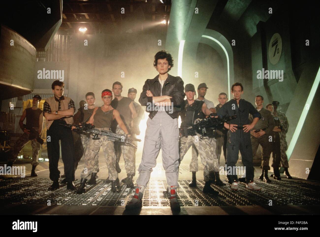 Sigourney Weaver, Paul Reiser, Michael Biehn, Jenette Goldstein, Lance Henriksen / Aliens 1986 unter der Regie von James Cameron Stockfoto