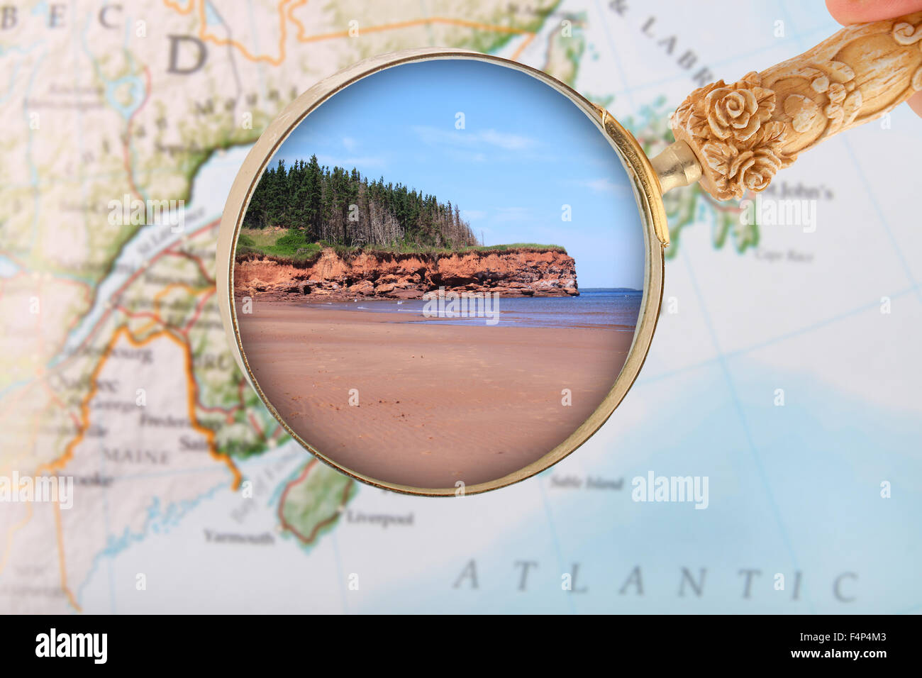 Suchen in auf den Coastal Features zeigen roten Sand in Prince Edward Island, Canada Stockfoto