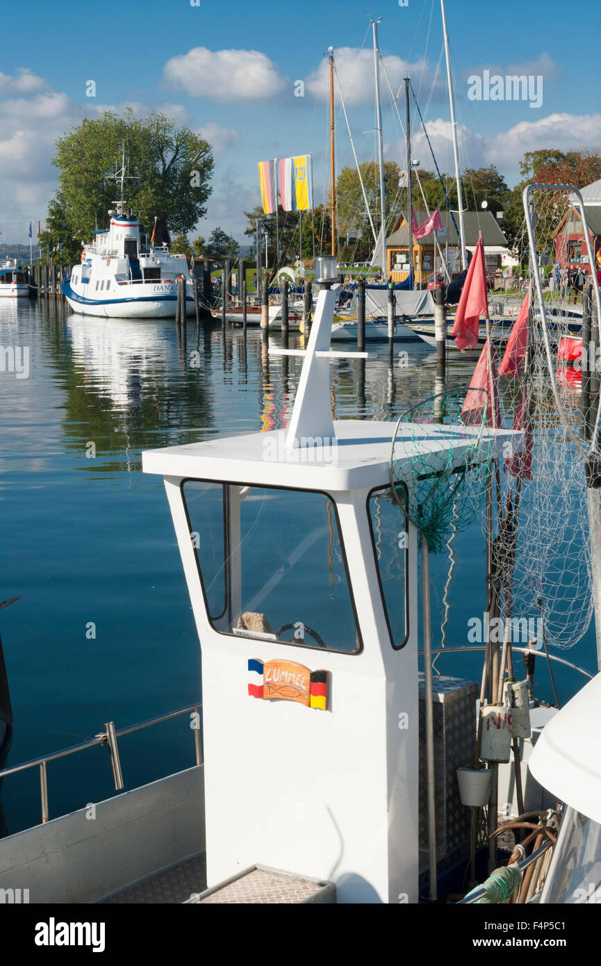 Die Traditionelle Ostsee Fischerei Hafen Von Niendorf Ostsee Schleswig Holstein Deutschland Stockfotografie Alamy