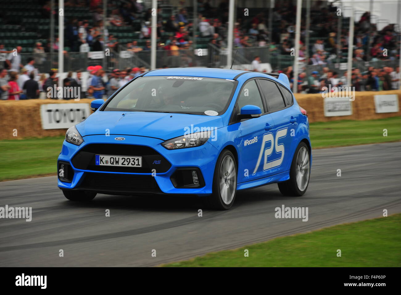 Eine blaue 2015 Ford Focus RS beim Goodwood Festival of Speed in Großbritannien. Stockfoto