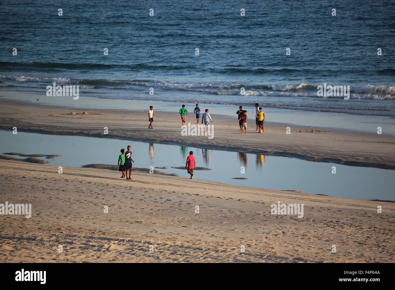Strand durch das Arabische Meer, südlichen Oman, in der Nähe von Salalah Stockfoto