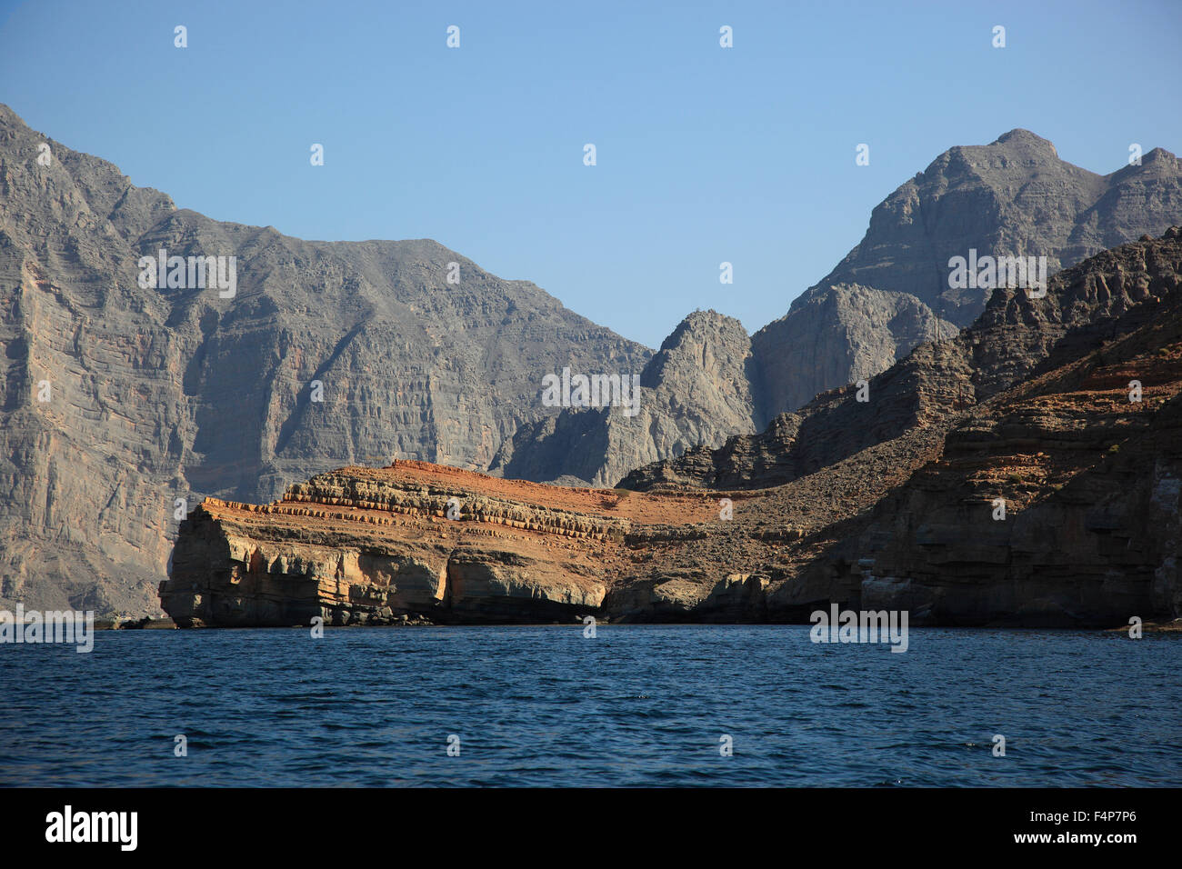 In den Buchten von Musandam Nischen Shimm Straße, in der Oma Enklave Musandam, Oman Stockfoto