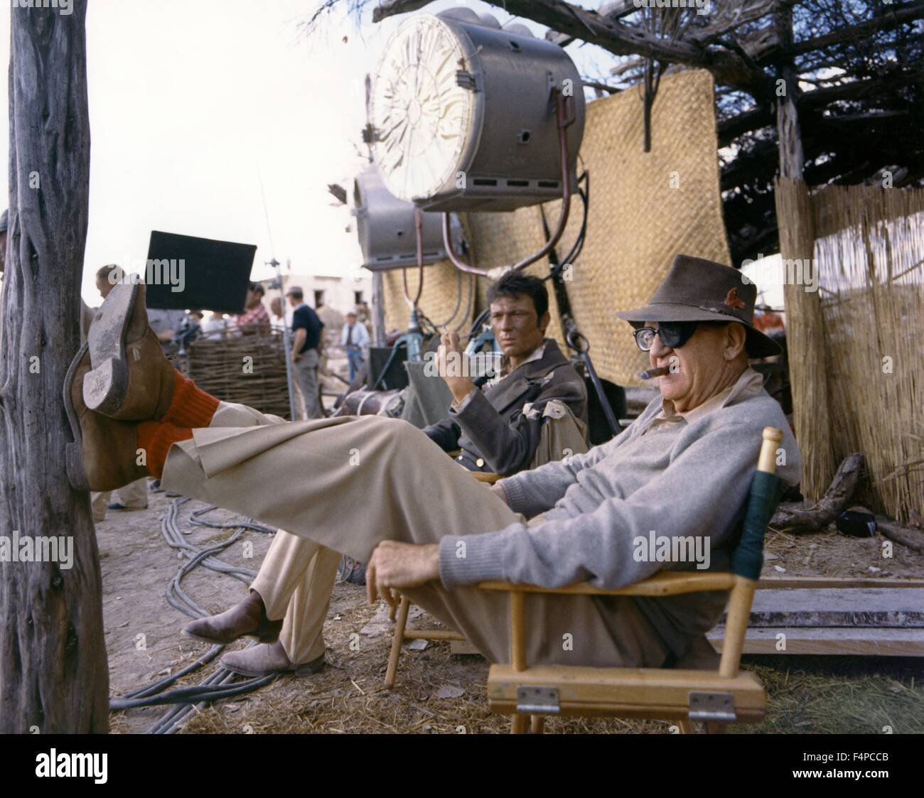 Laurence Harvey, John Ford / The Alamo 1960 unter der Regie von John Wayne Stockfoto