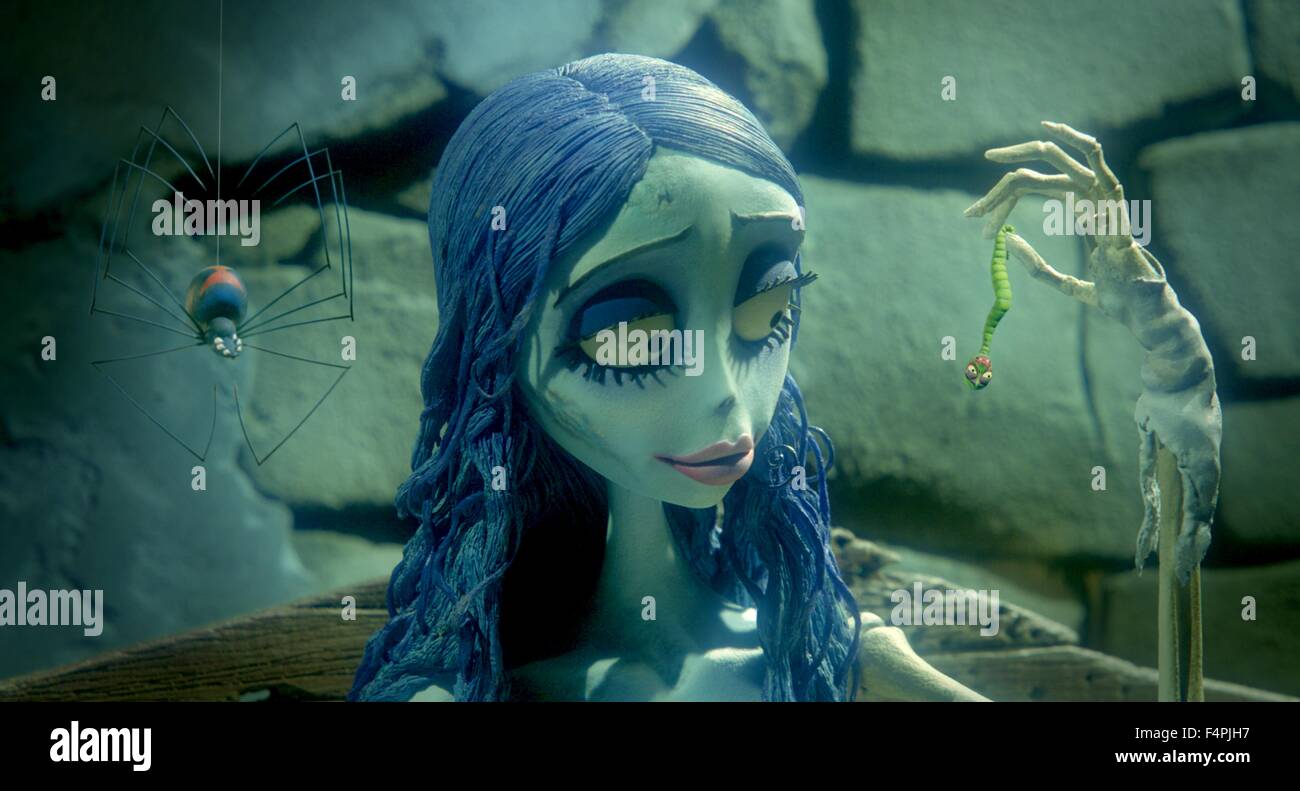 Schwarze Witwe, geäußert von JANE HORROCKS, Corpse Bride, geäußert von HELENA BONHAM CARTER und Maggot, geäußert von ENN REITEL / Corpse Bride / 2005 unter der Regie von Tim Burton [WARNER BROS PICTURES] Stockfoto