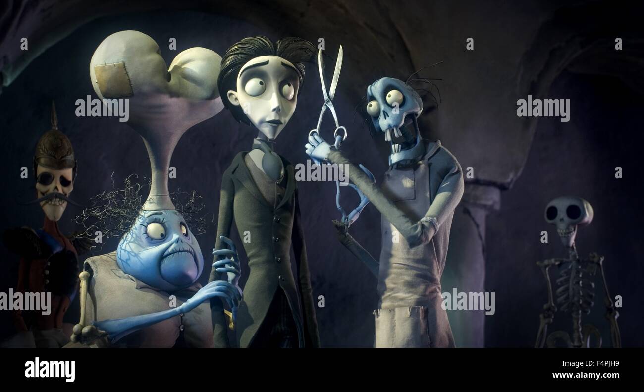 Frau Plum, geäußert von JANE HORROCKS, Victor Van Dort, gesprochen von JOHNNY DEPP und die Schere Zombie / Corpse Bride / 2005 unter der Regie von Tim Burton [WARNER BROS PICTURES] Stockfoto