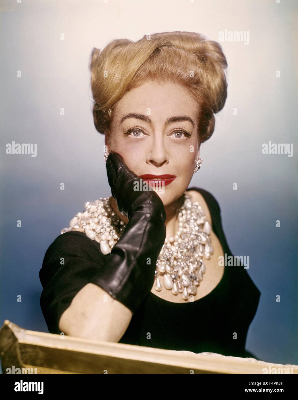 Joan Crawford in den 60er Jahren Stockfoto