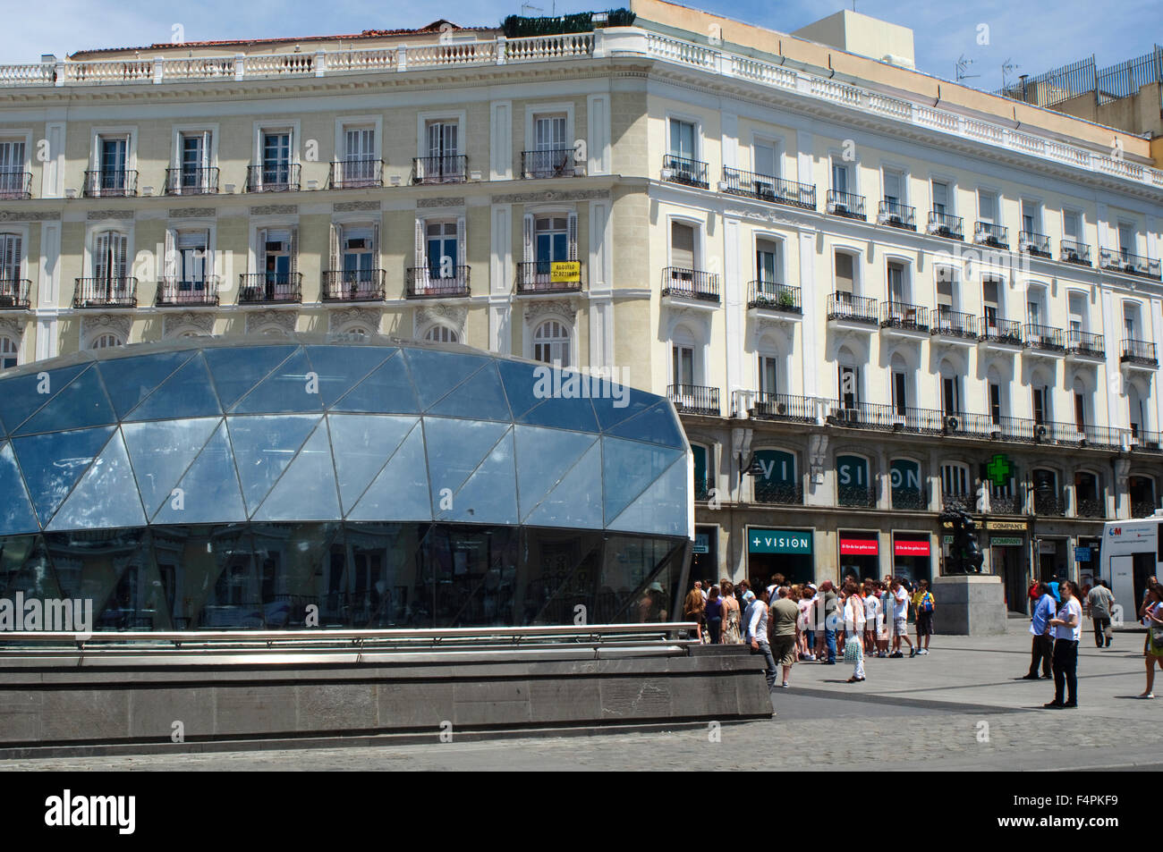 Spanien, Madrid, Puerta del Sol, Metro Station neu Eingang Stockfoto