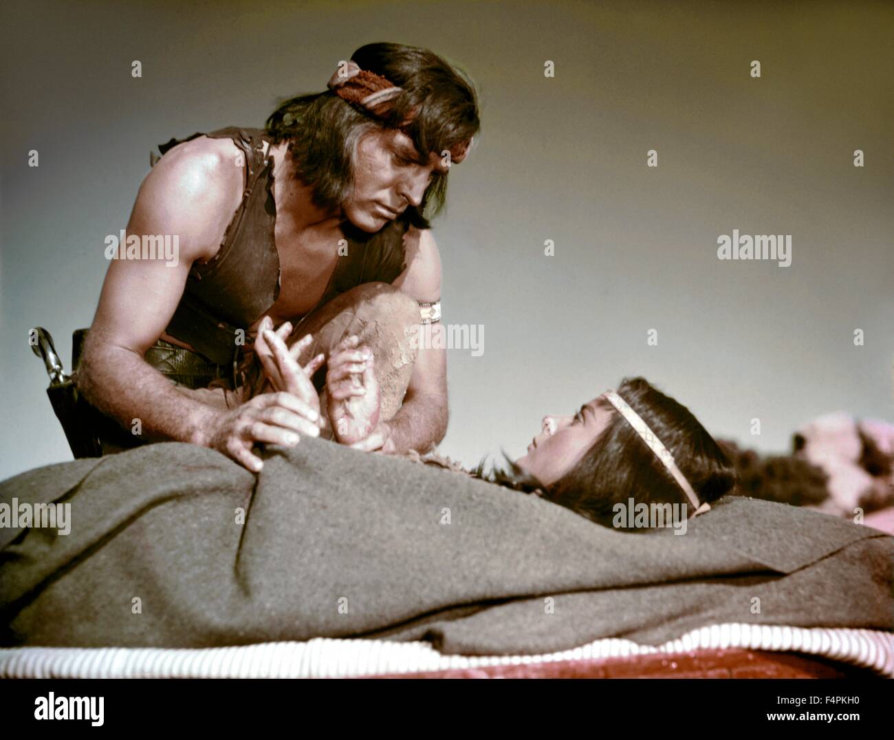Burt Lancaster und Jean Peters / Apache / 1954 unter der Regie von Robert Aldrich [United Artists] Stockfoto
