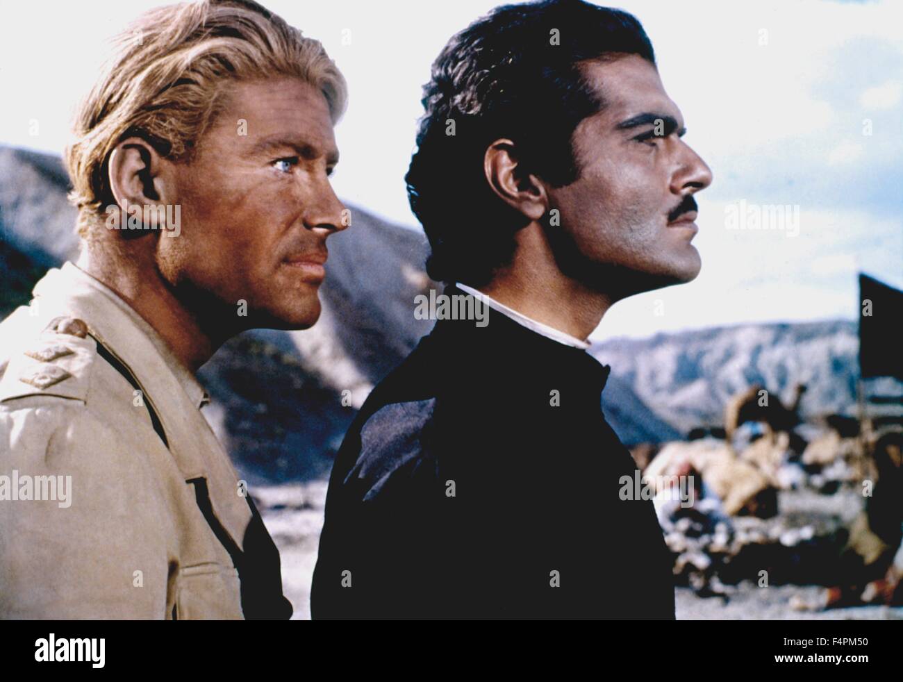 Peter O'Toole und Omar Sharif / Lawrence von Arabien / 1962 unter der ...