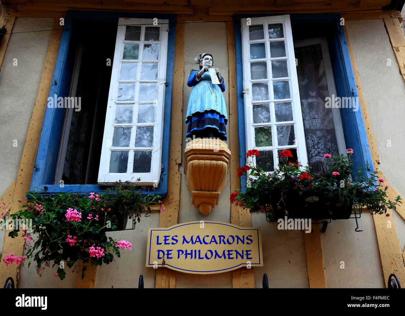 Fachwerkhaus in der Altstadt, Salon de, Quimper, Frankreich, Bretagne, Teehaus Kalvarienberg und Maceronier Stockfoto Fachwerkhaus in der Altstadt, Salon de, Quimper, Frankreich, Bretagne, Teehaus Kalvarienberg und Maceronier Stockfoto