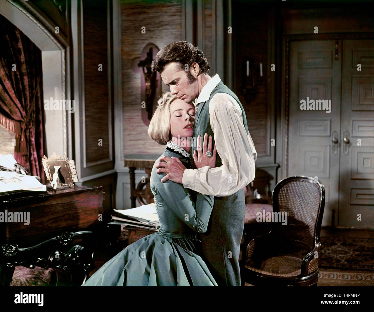 Patricia Morison und Dirk Bogarde / Lied ohne Ende / 1960 unter der Regie von Charles Vidor [Columbia Pictures] Stockfoto