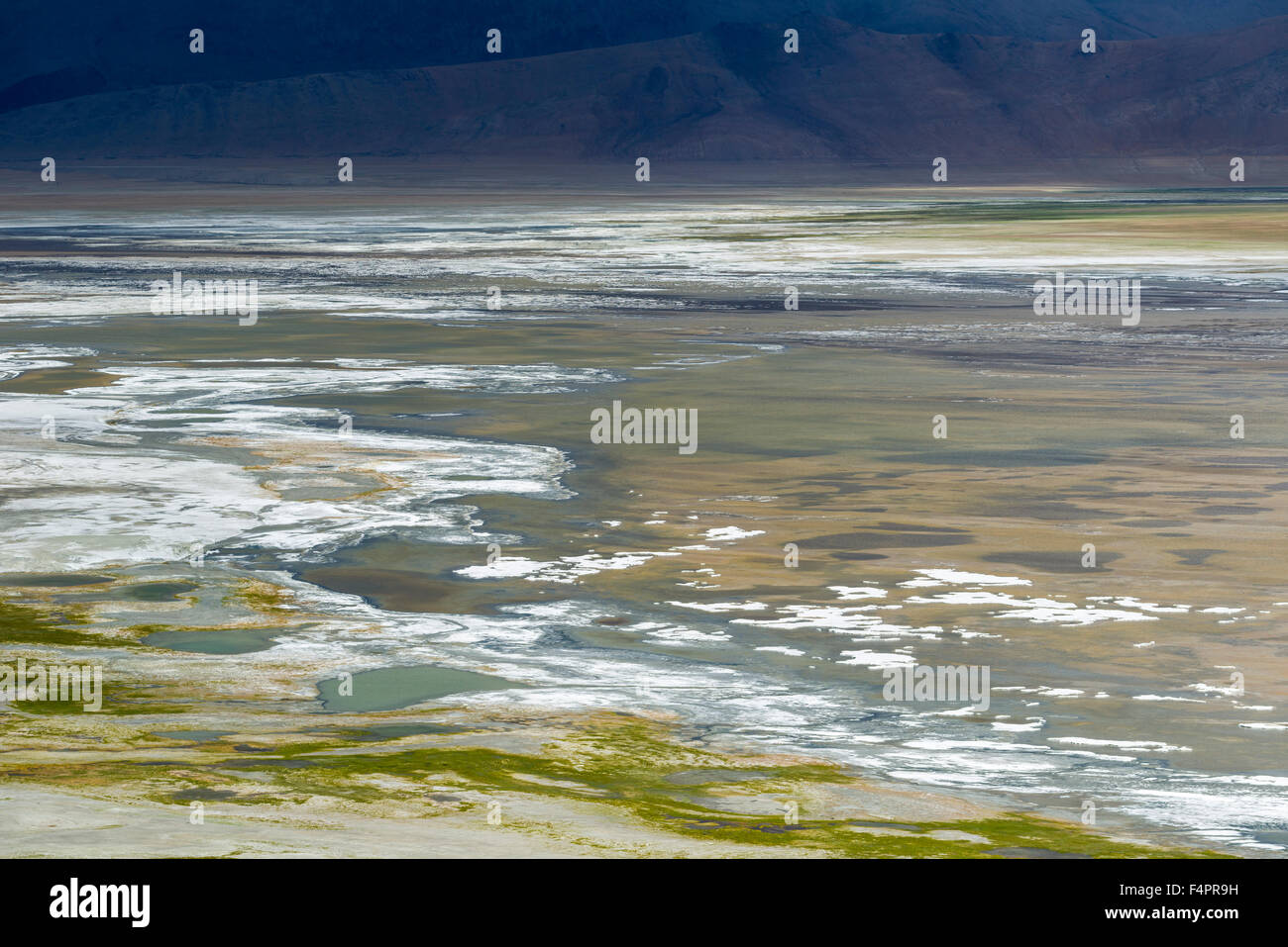 Luftaufnahme auf Tso kar, eine schwankende Salt See, auf einer Höhe von 4.530 m über dem Meeresspiegel in changtang gelegen Stockfoto