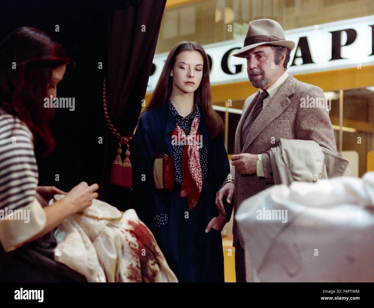 Carole Bouquet und Fernando Rey / dieses obskure Objekt der Begierde / 1977 unter der Regie von Luis Bunuel [Greenwich Filmproduktionen] Stockfoto