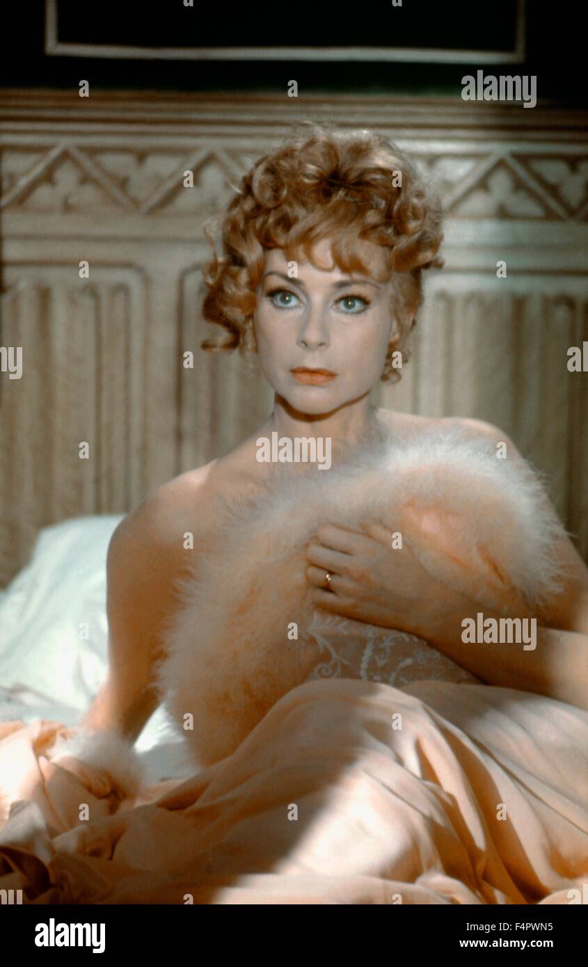 Genevieve Page / The Private Life of Sherlock Holmes / 1970 unter der Regie von Billy Wilde [United Artists] Stockfoto