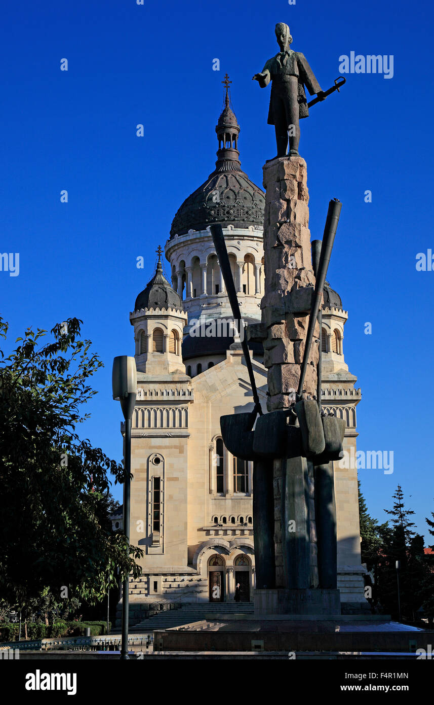 Avram Iancu Statue und orthodoxe Kathedrale am Piata Avram Iancu in Klausenburg, Siebenbürgen, Rumänien, Stockfoto