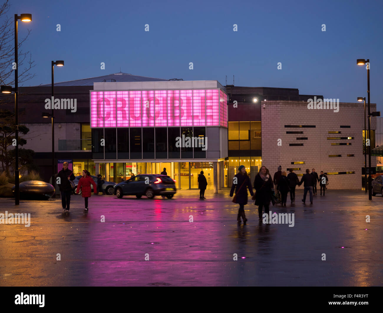 Crucible Theater in Sheffield Stadtzentrum entfernt an der Nacht South Yorkshire in England Stockfoto