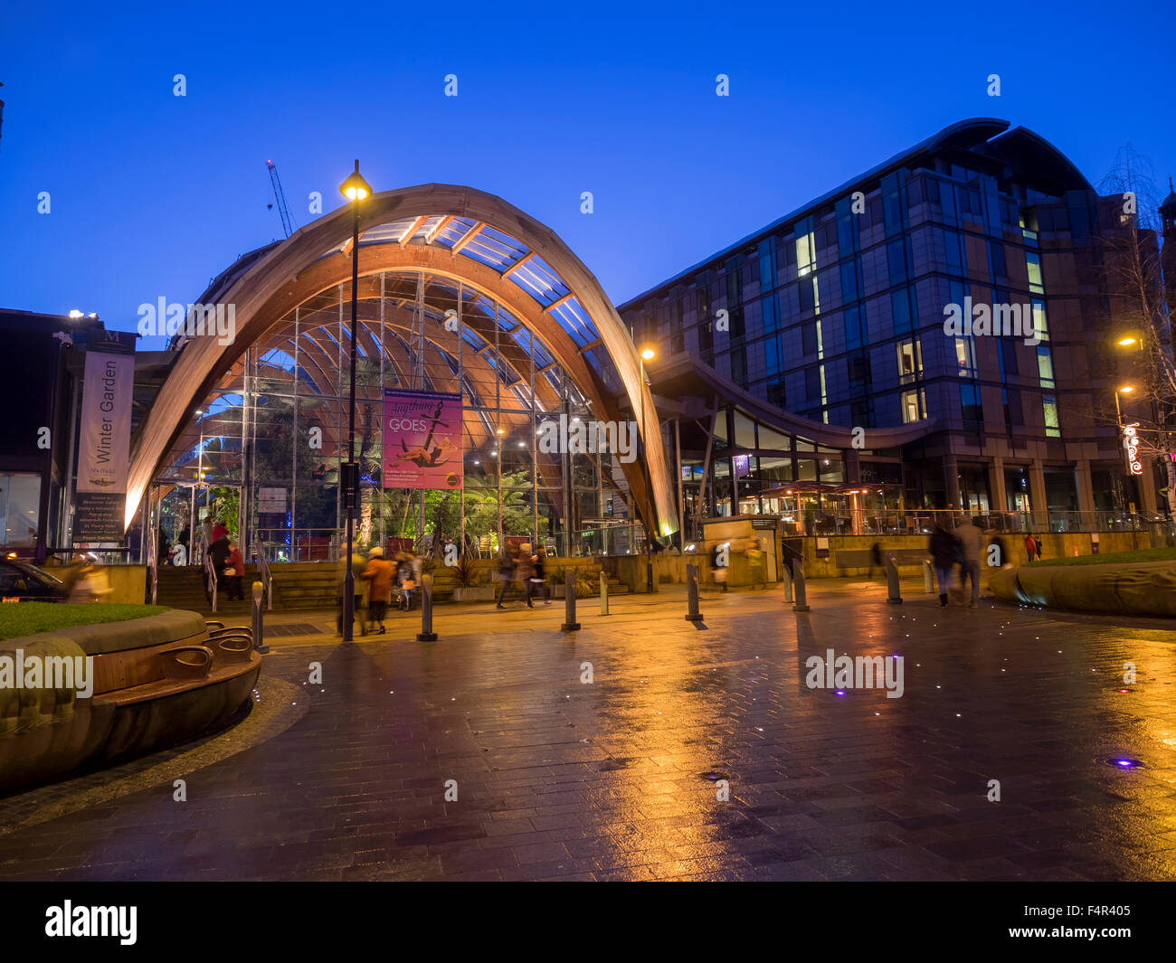 Wintergärten in Sheffield Stadtzentrum entfernt an der Nacht South Yorkshire in England Stockfoto