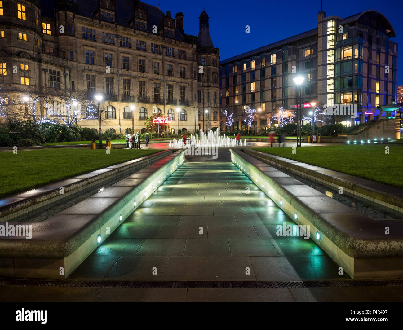 Peace Gardens in Sheffield Stadtzentrum entfernt an der Nacht South Yorkshire in England Stockfoto