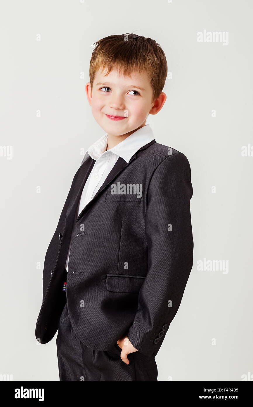 Anzug Junge Fotos Und Bildmaterial In Hoher Aufl sung Alamy anzug-junge-fotos-und-bildmaterial-in-hoher-aufl-sung-alamy