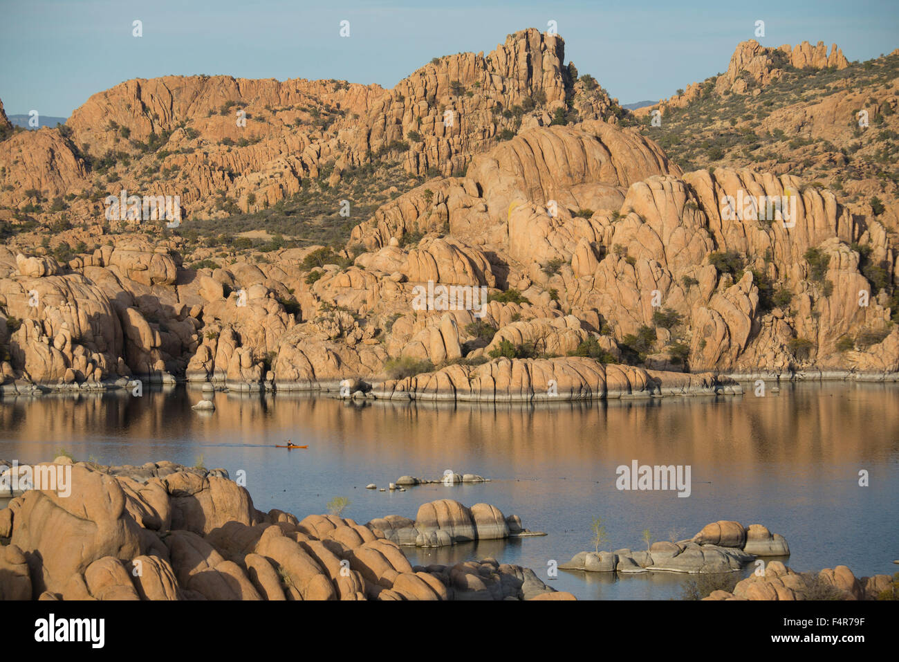 USA, USA, Amerika, Arizona, Watson Lake Reservoir, roten Felsen, Stein, Prescott, Kajak, outdoor, Landschaft Stockfoto