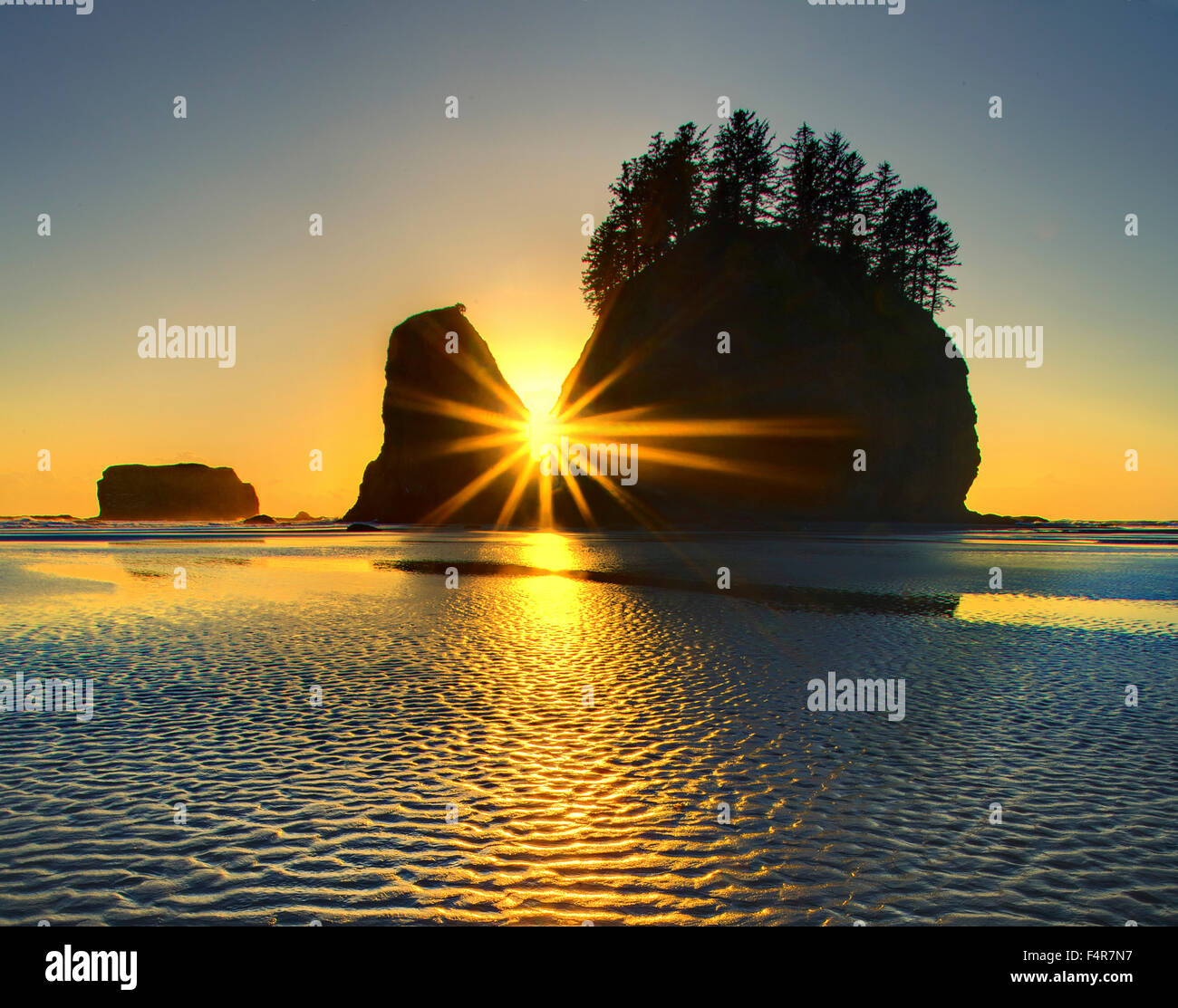 Zweiter Strand, Olympic Nationalpark Olympic Peninsula, Ozean, Wasser, Heuhaufen, Sonnenuntergang, Stockfoto