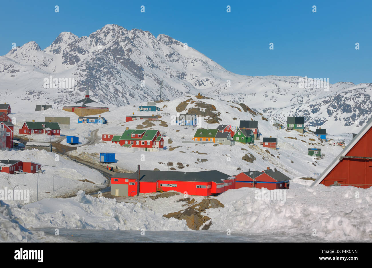 Bunte Häuser im Winter in Grönland Stockfoto